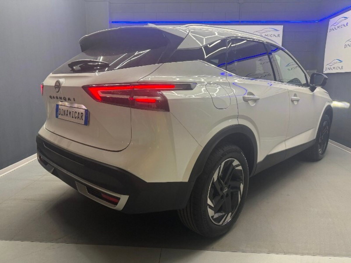 Nissan Qashqai 1.3 mhev N-Connecta 2wd 140cv (2)