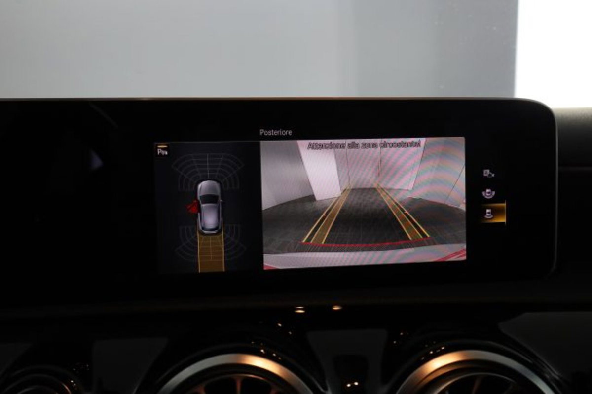 Mercedes-Benz Classe A 220 Automatic 4Matic Premium (12)