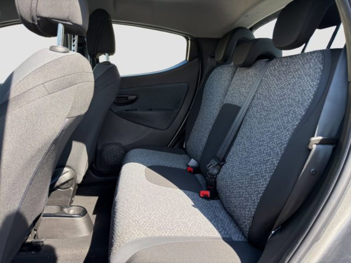 Lancia Ypsilon 1.0 FireFly 5 porte S&S Hybrid Silver Plus (10)