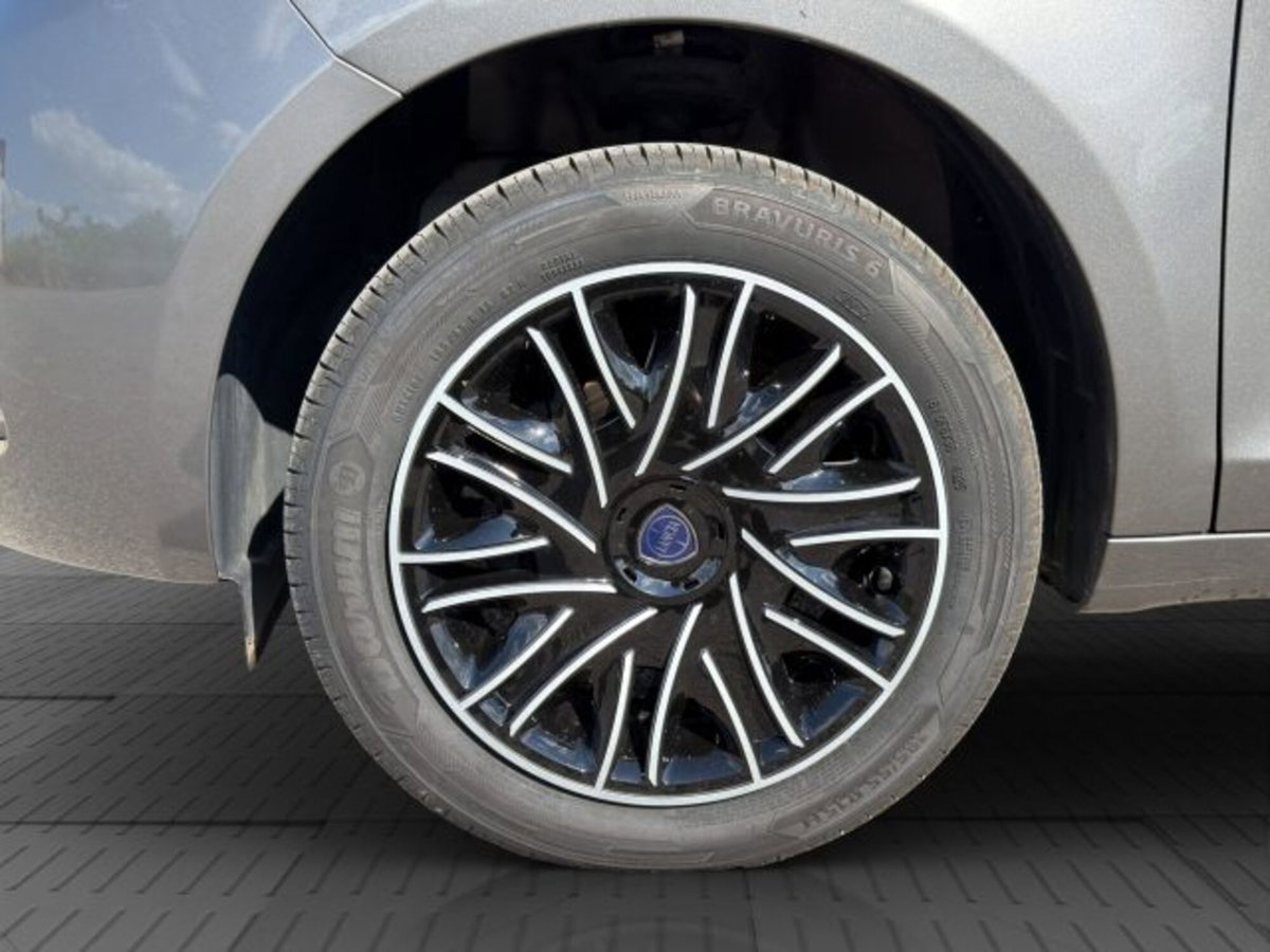 Lancia Ypsilon 1.0 FireFly 5 porte S&S Hybrid Silver Plus (16)