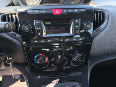 Lancia Ypsilon 1.0 FireFly 5 porte S&S Hybrid Silver Plus (17)