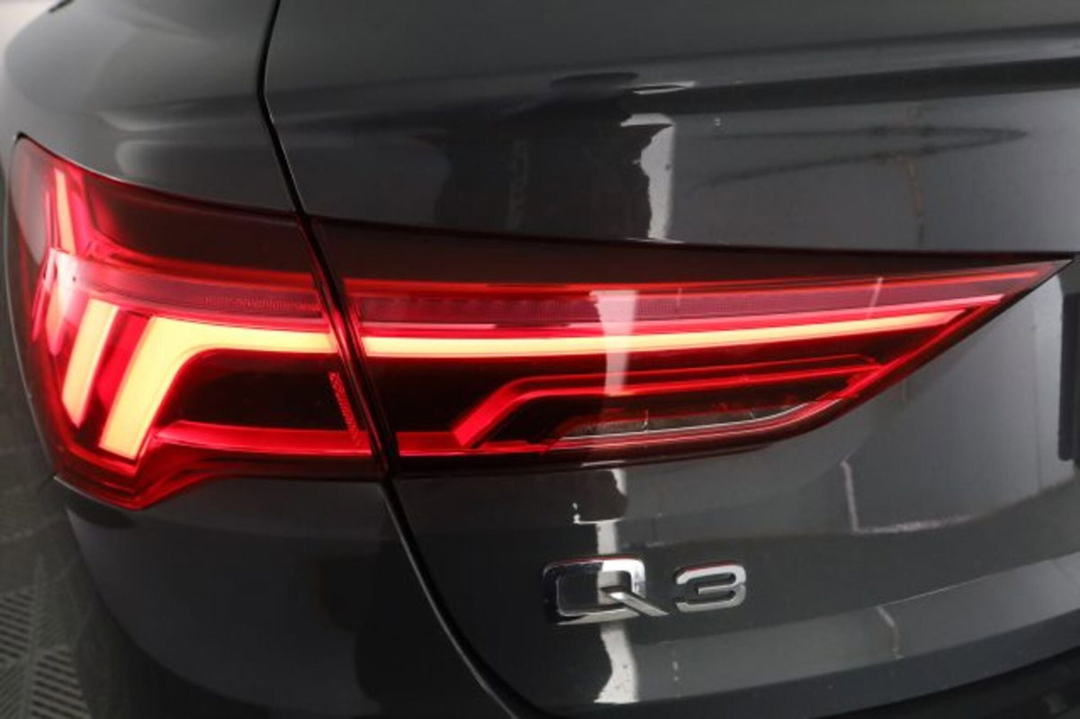 Audi Q3 Sportback 35 TDI quattro S tronic Business Plus (10)
