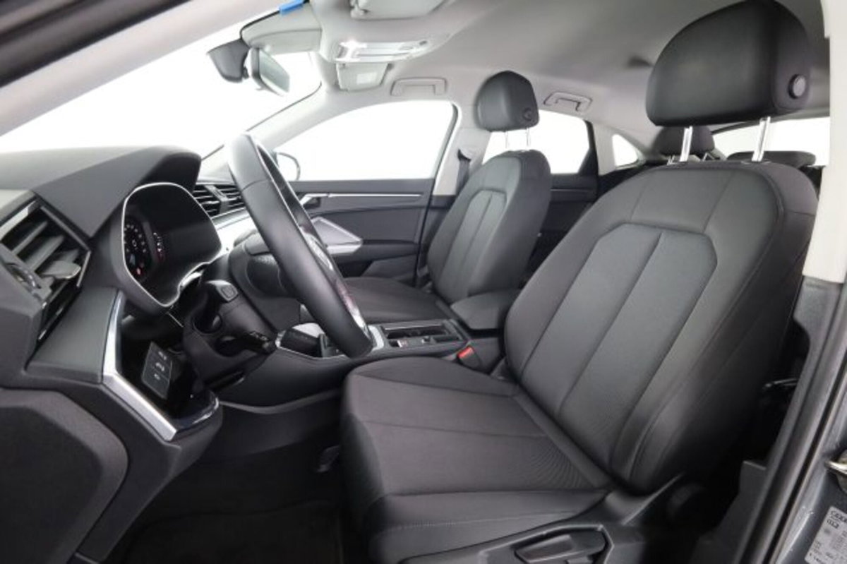 Audi Q3 Sportback 35 TDI quattro S tronic Business Plus (2)