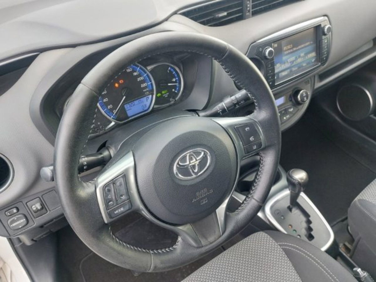 Toyota Yaris 1.5 Hybrid 5 porte Energy (10)