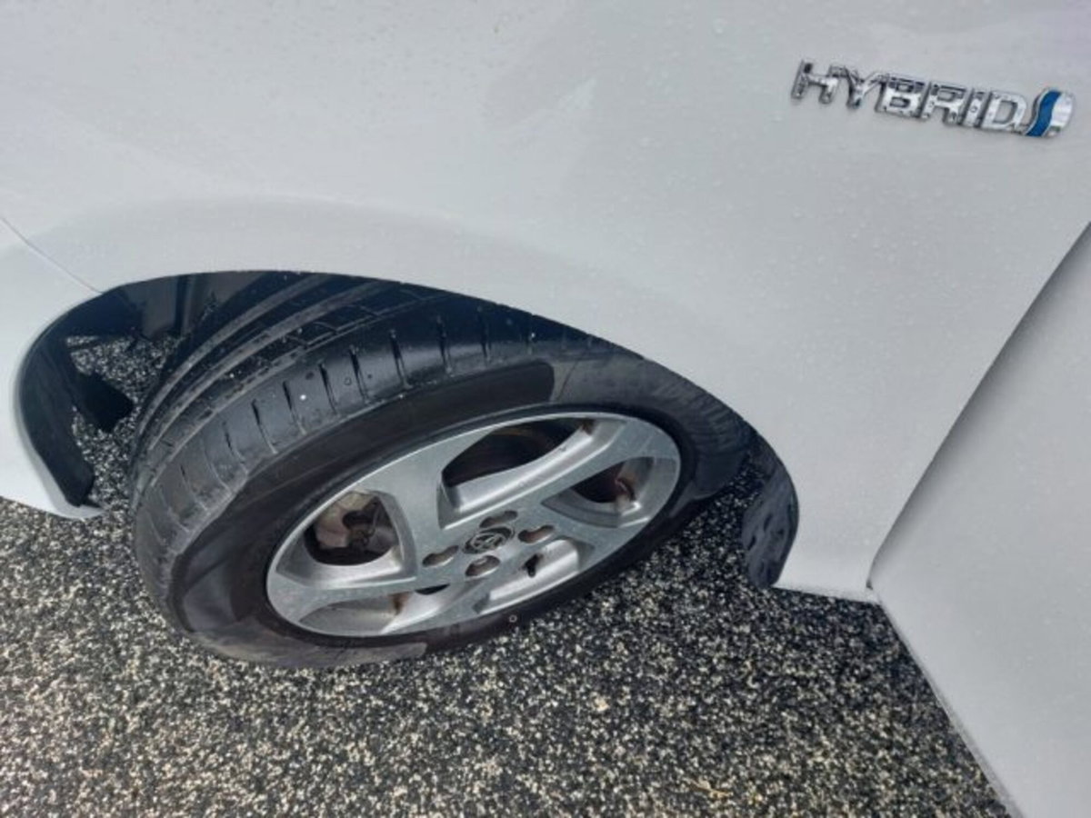 Toyota Yaris 1.5 Hybrid 5 porte Energy (12)