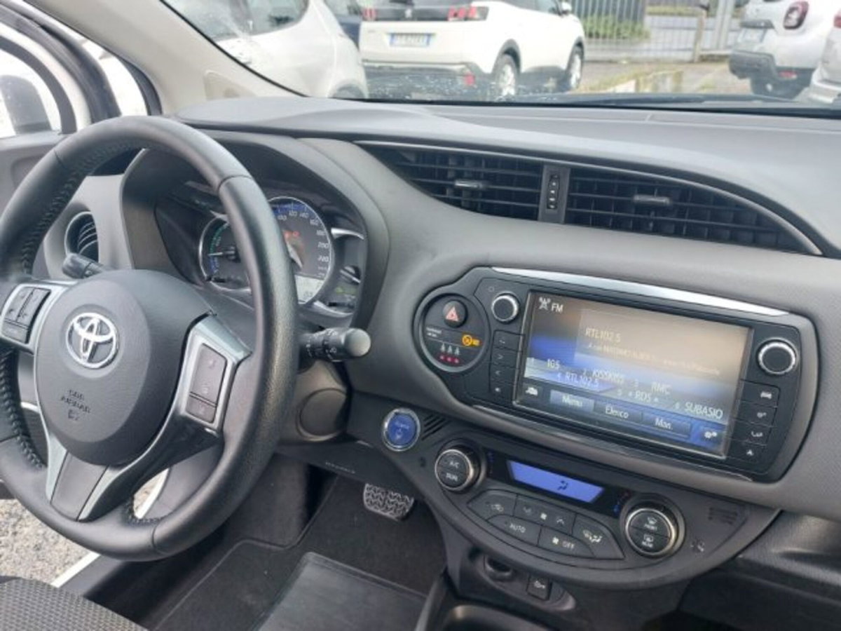 Toyota Yaris 1.5 Hybrid 5 porte Energy (16)