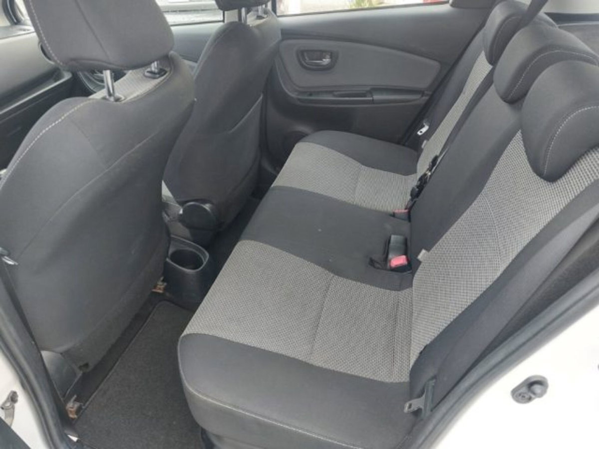 Toyota Yaris 1.5 Hybrid 5 porte Energy (7)