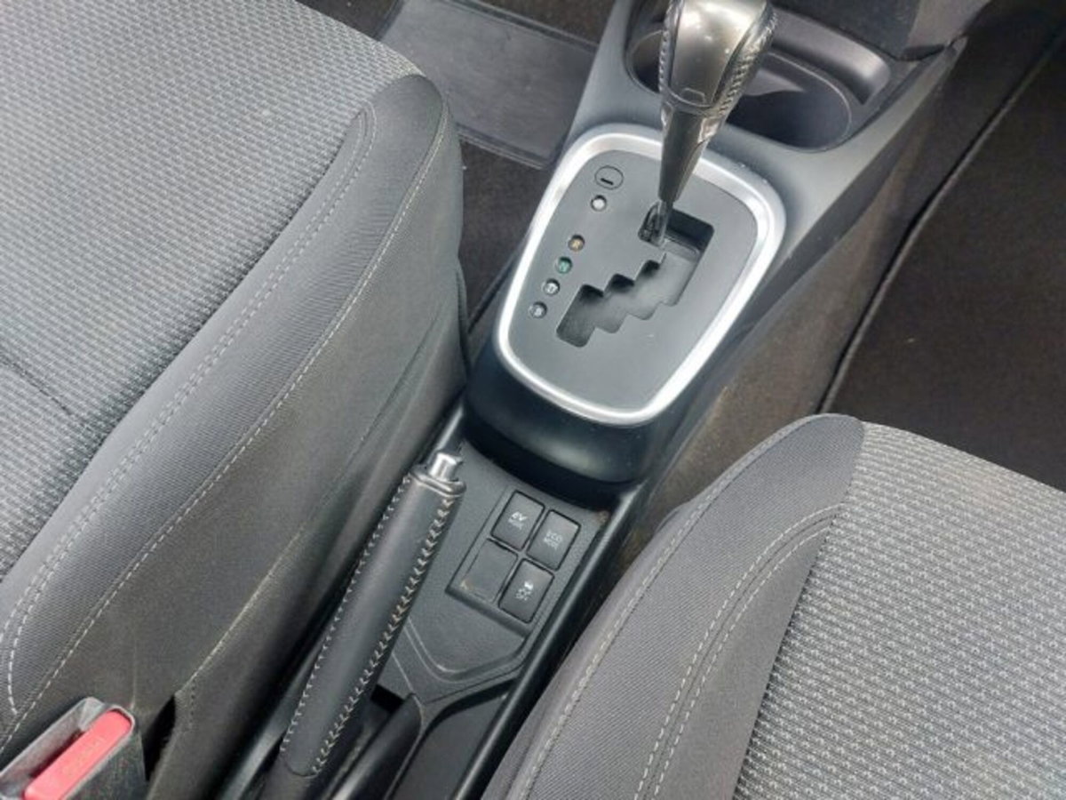 Toyota Yaris 1.5 Hybrid 5 porte Energy (9)