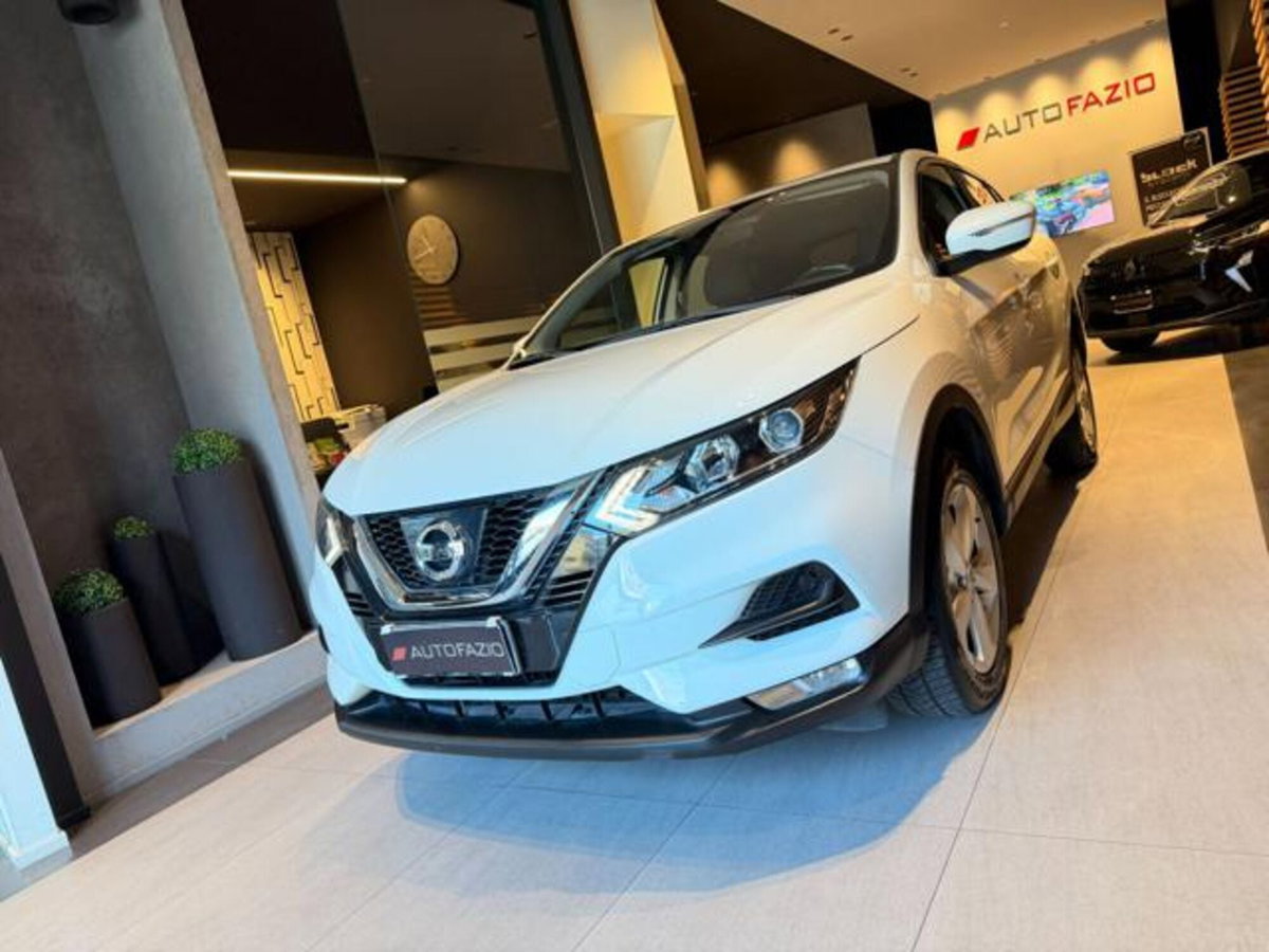 Nissan Qashqai 1.5 dCi Business (2)