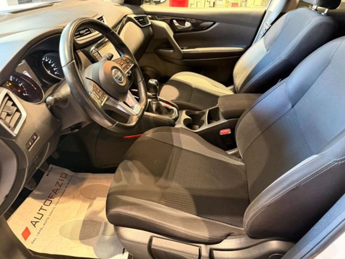 Nissan Qashqai 1.5 dCi Business (6)