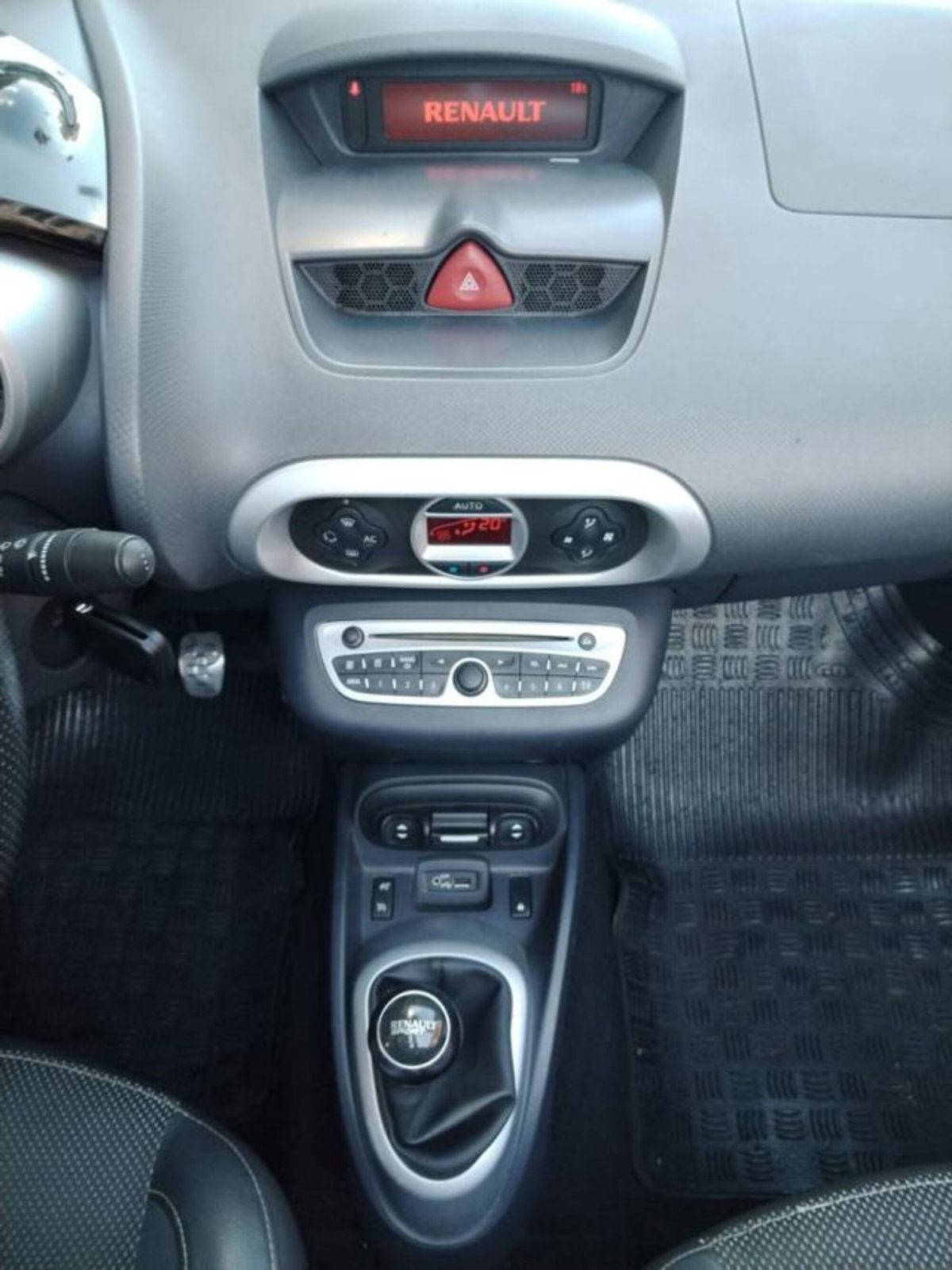 Renault Wind 1.2 TCE 100CV Collection (14)
