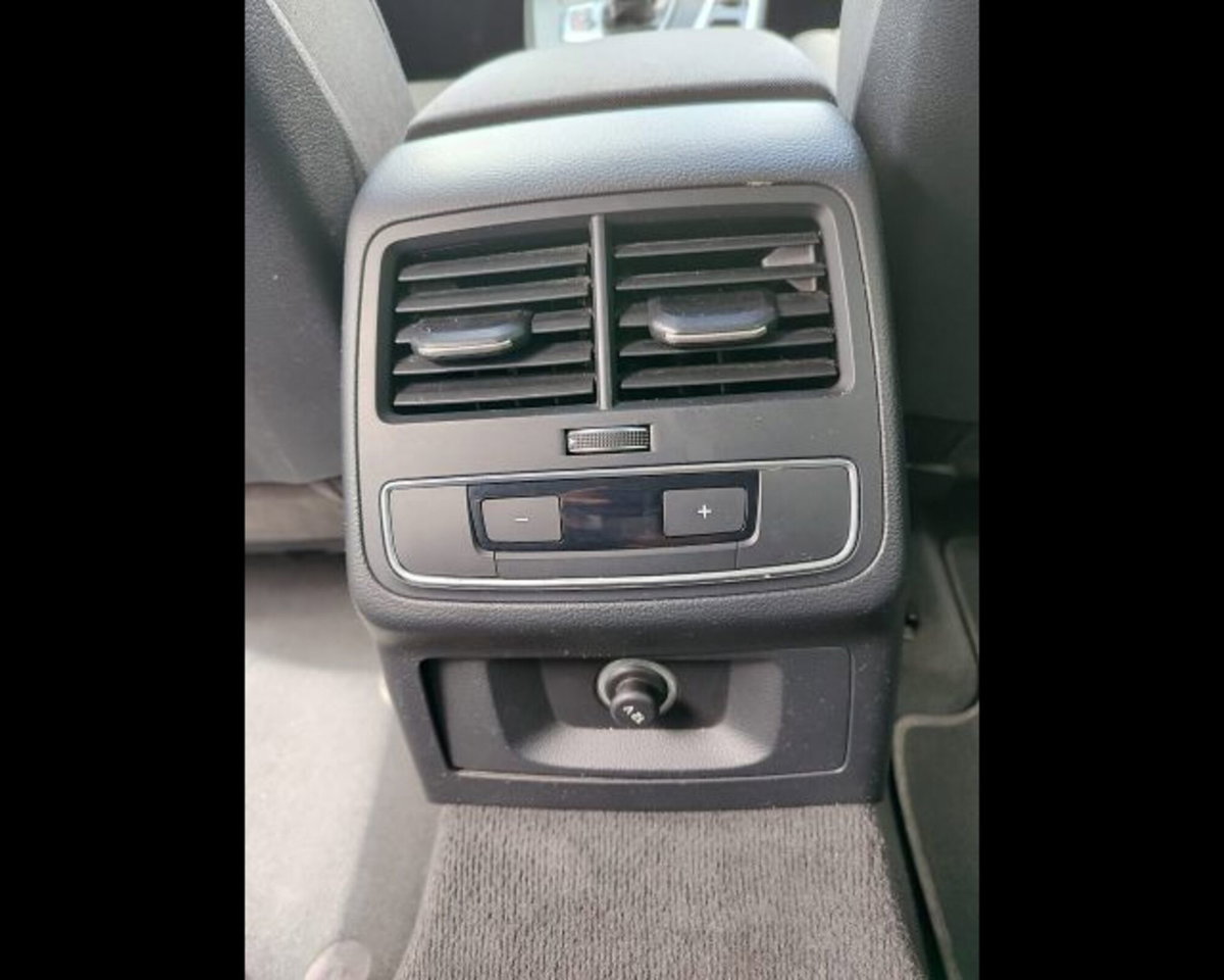 Audi A4 Avant 2.0 TDI 150 CV ultra S tronic (14)