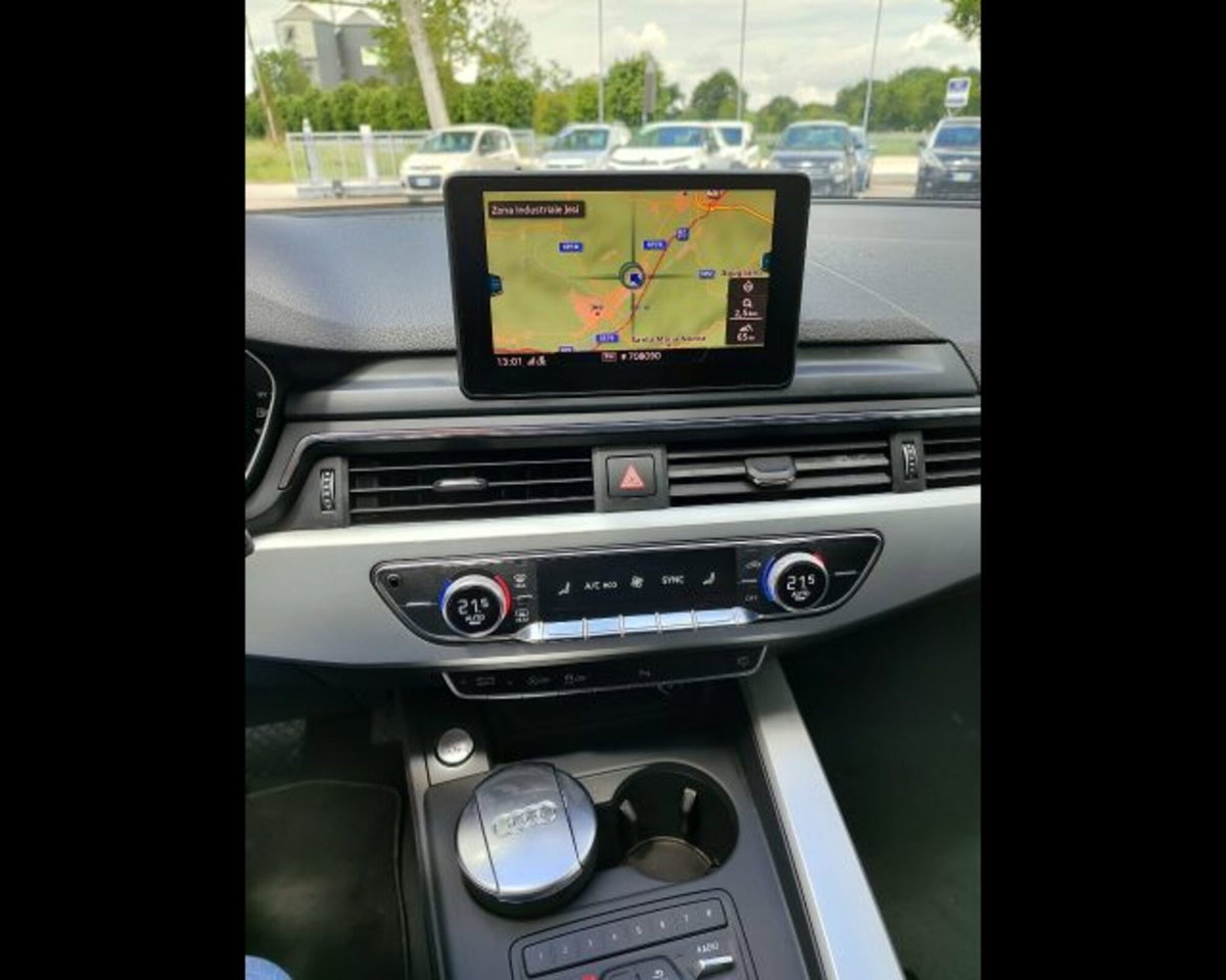 Audi A4 Avant 2.0 TDI 150 CV ultra S tronic (17)