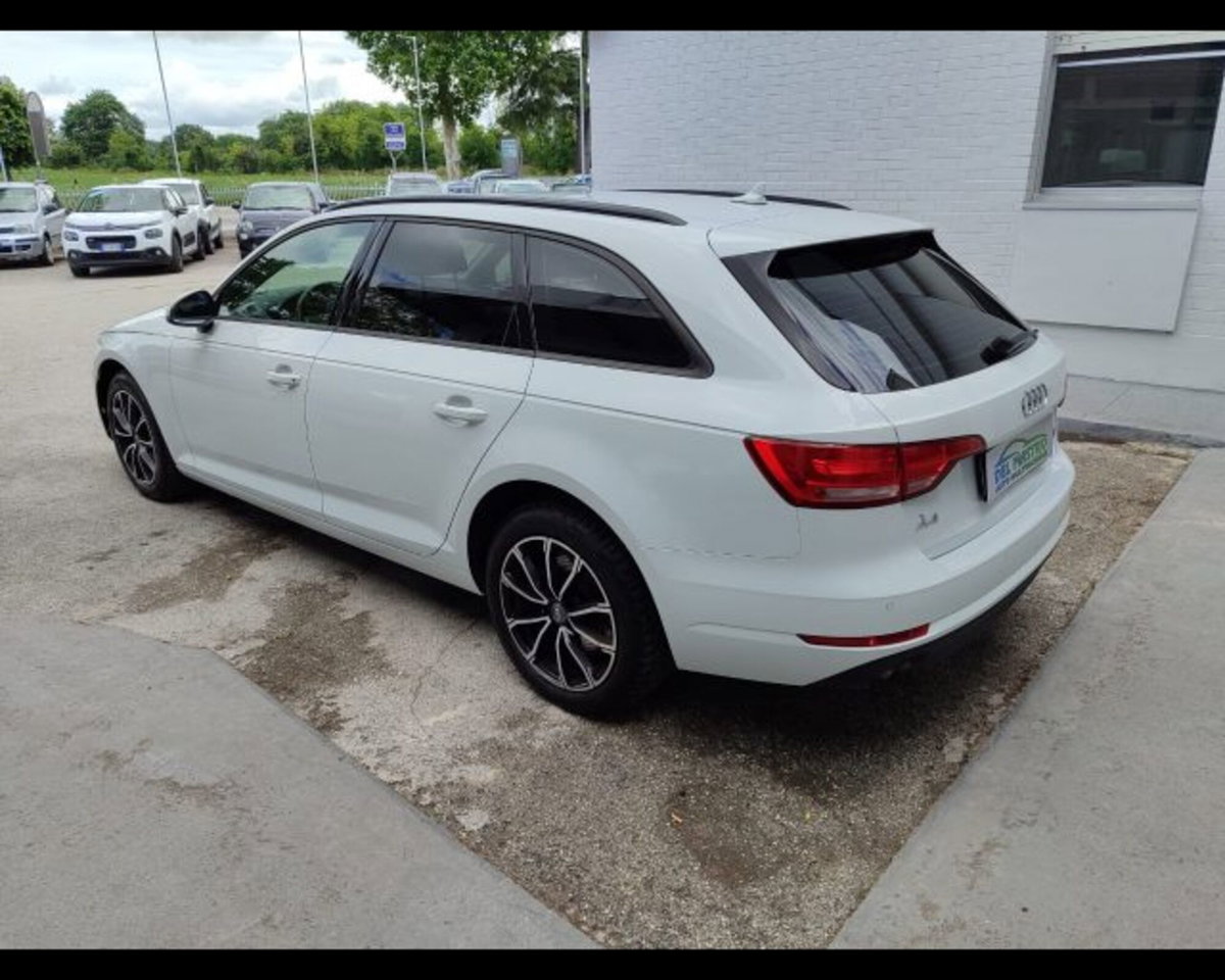 Audi A4 Avant 2.0 TDI 150 CV ultra S tronic (6)