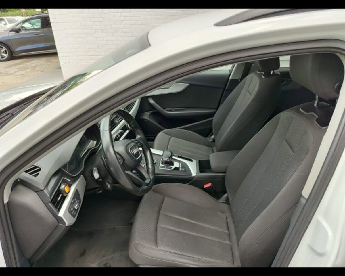 Audi A4 Avant 2.0 TDI 150 CV ultra S tronic (8)
