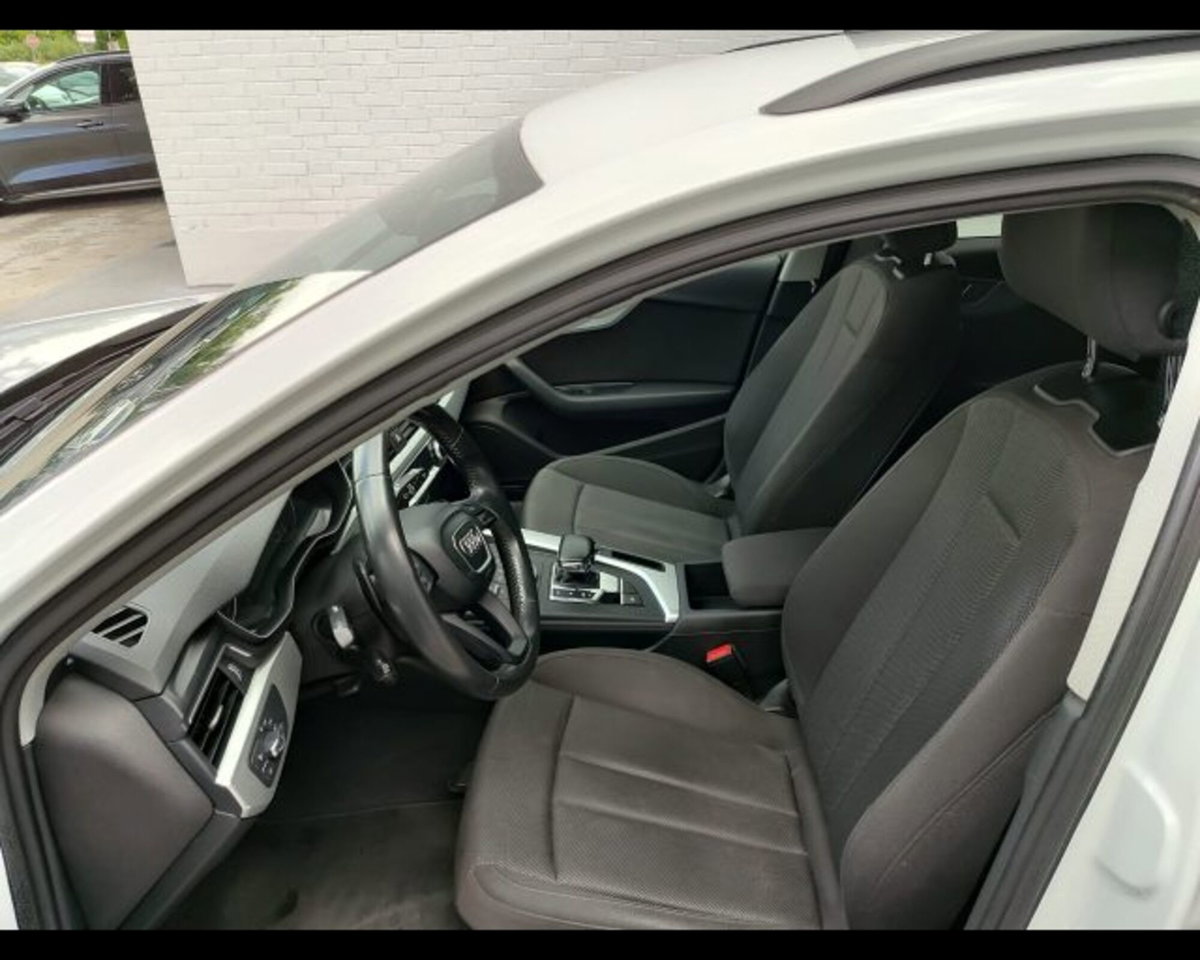 Audi A4 Avant 2.0 TDI 150 CV ultra S tronic (9)