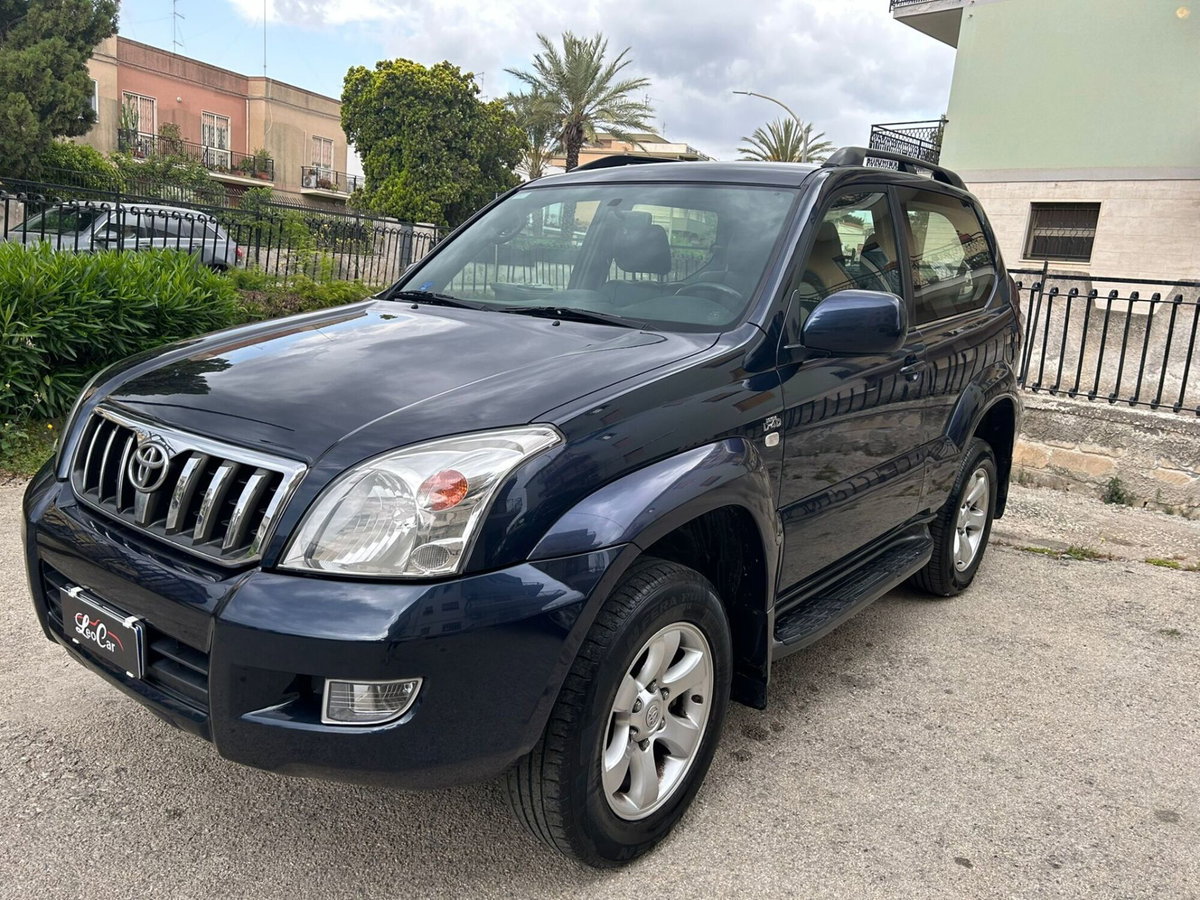Toyota Land Cruiser D-4D 16V cat 3 porte aut. Executive (3)