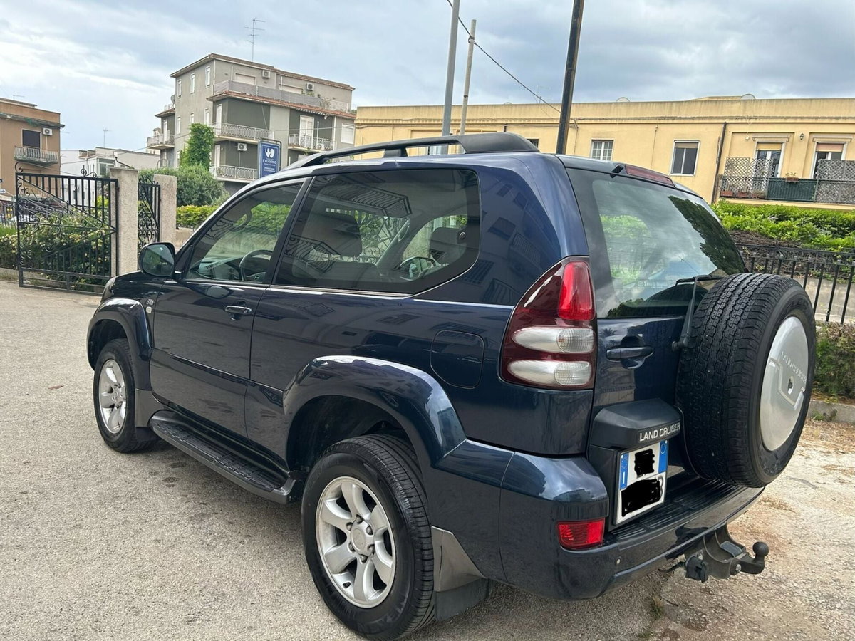 Toyota Land Cruiser D-4D 16V cat 3 porte aut. Executive (5)