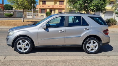 Mercedes-Benz Classe ML 320 CDI Sport (10)