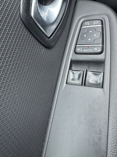 Renault Clio dCi 8V 75 CV 5 porte Moschino Zen (19)