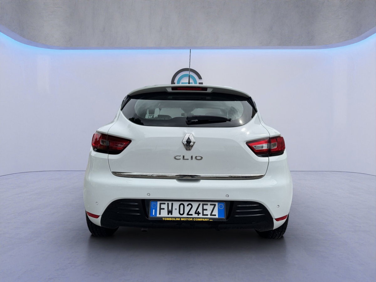 Renault Clio dCi 8V 75 CV 5 porte Moschino Zen (5)