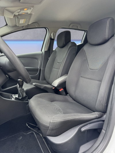 Renault Clio dCi 8V 75 CV 5 porte Moschino Zen (6)