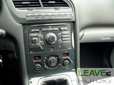 Peugeot 5008 2.0 HDi 150CV Féline (13)