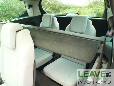 Peugeot 5008 2.0 HDi 150CV Féline (18)