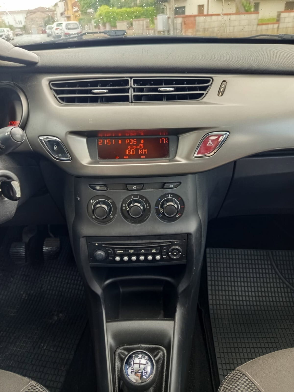 Citroen C3 1.2 VTi 82 Exclusive (11)
