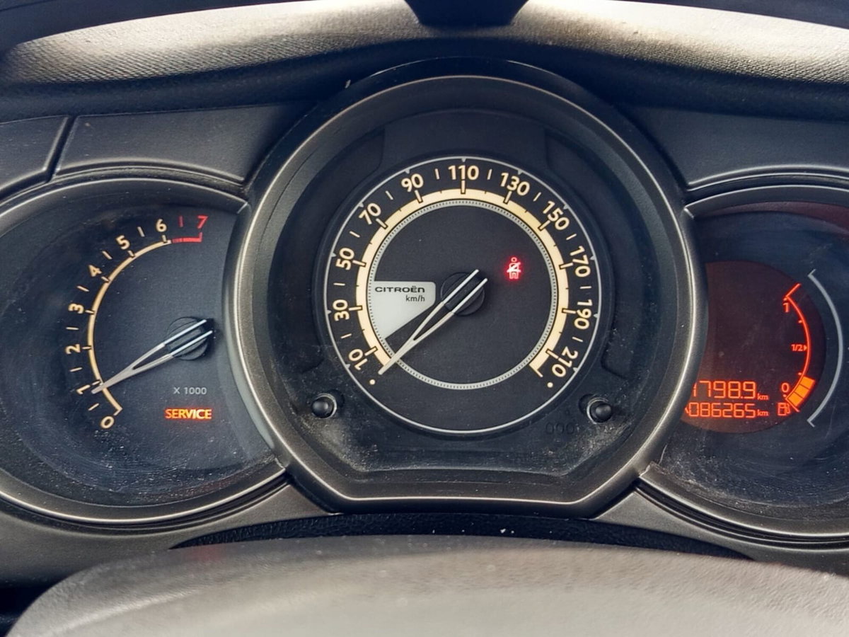 Citroen C3 1.2 VTi 82 Exclusive (12)