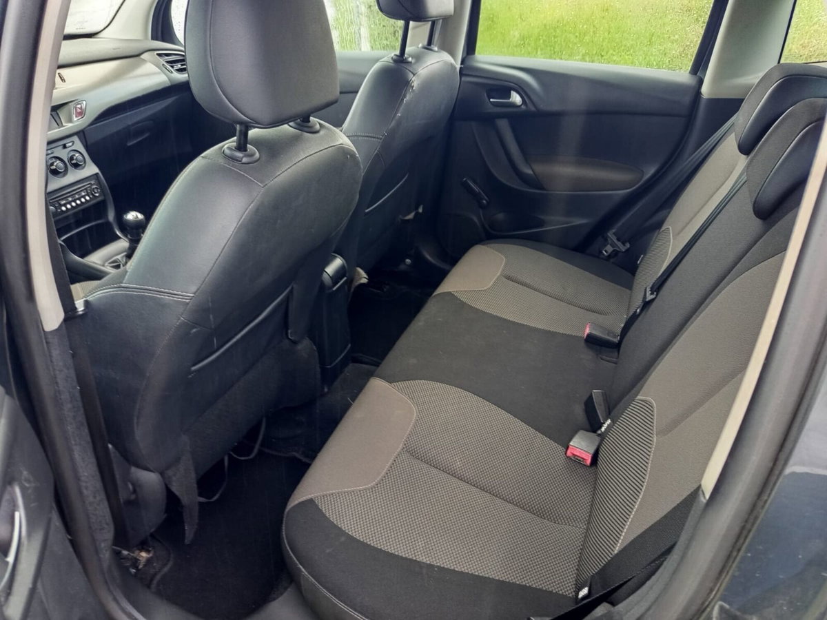 Citroen C3 1.2 VTi 82 Exclusive (14)
