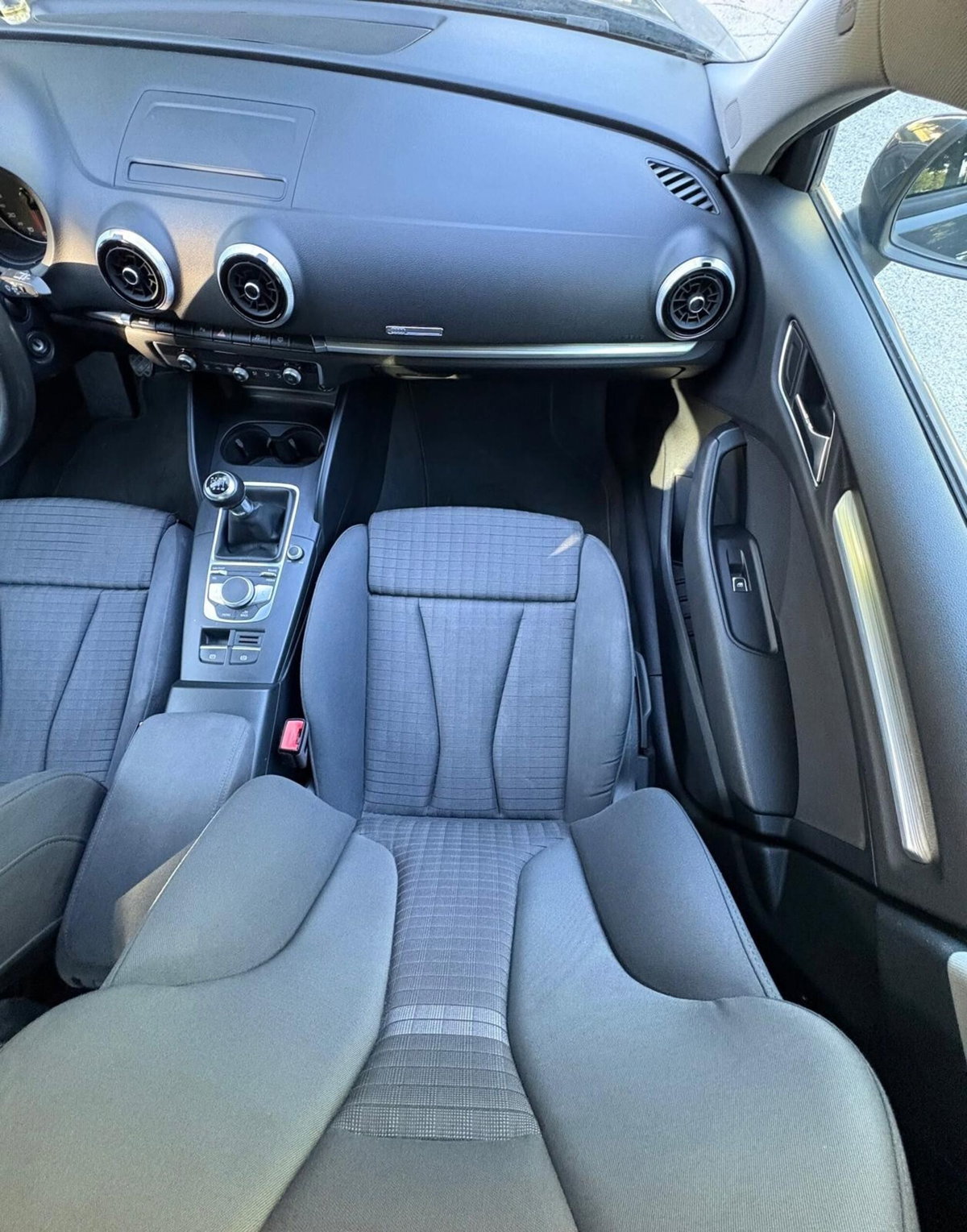 Audi A3 Sportback 1.6 TDI 116 CV Sport (17)