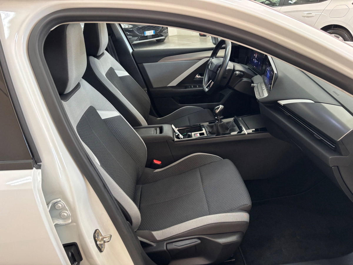 Opel Astra 1.5 Turbo Diesel 130 CV Edition (7)
