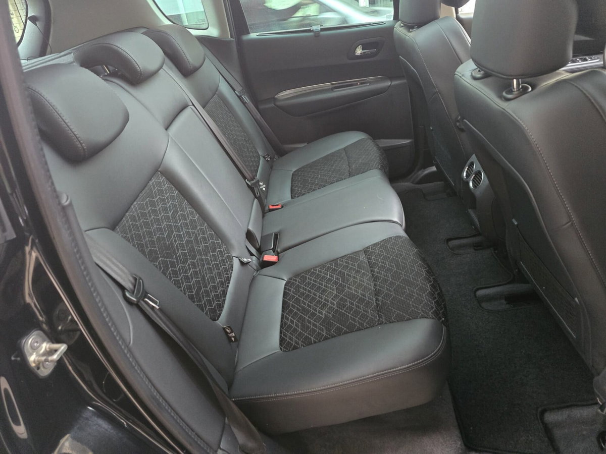 Peugeot 3008 BlueHDi 120 S&S Allure (13)