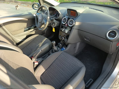 Opel Corsa 1.2 85CV 5 porte GPL-TECH Edition (14)