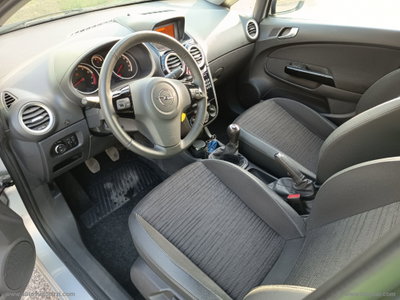 Opel Corsa 1.2 85CV 5 porte GPL-TECH Edition (7)