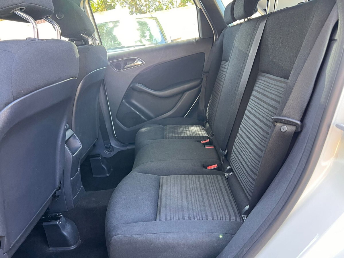 Mercedes-Benz Classe A 160 CDI Automatic Executive (14)