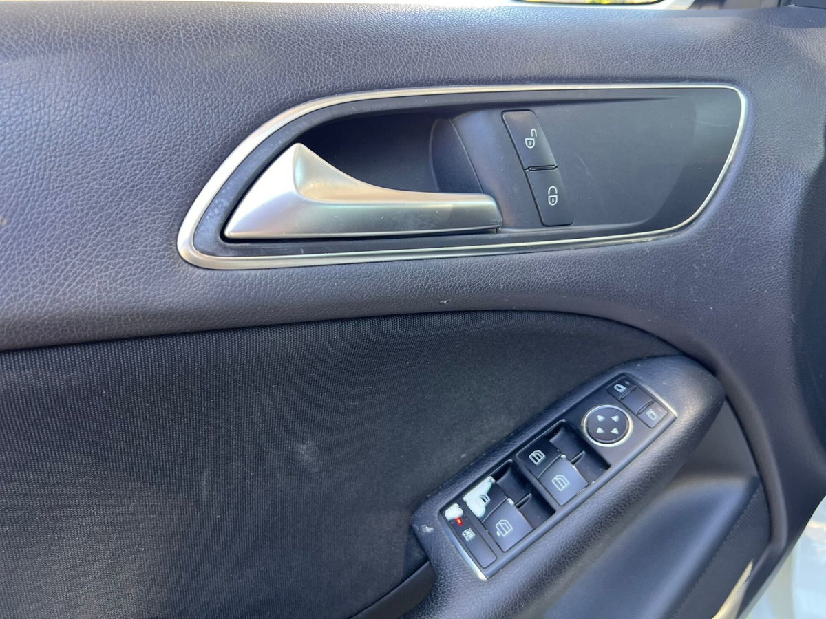 Mercedes-Benz Classe A 160 CDI Automatic Executive (15)