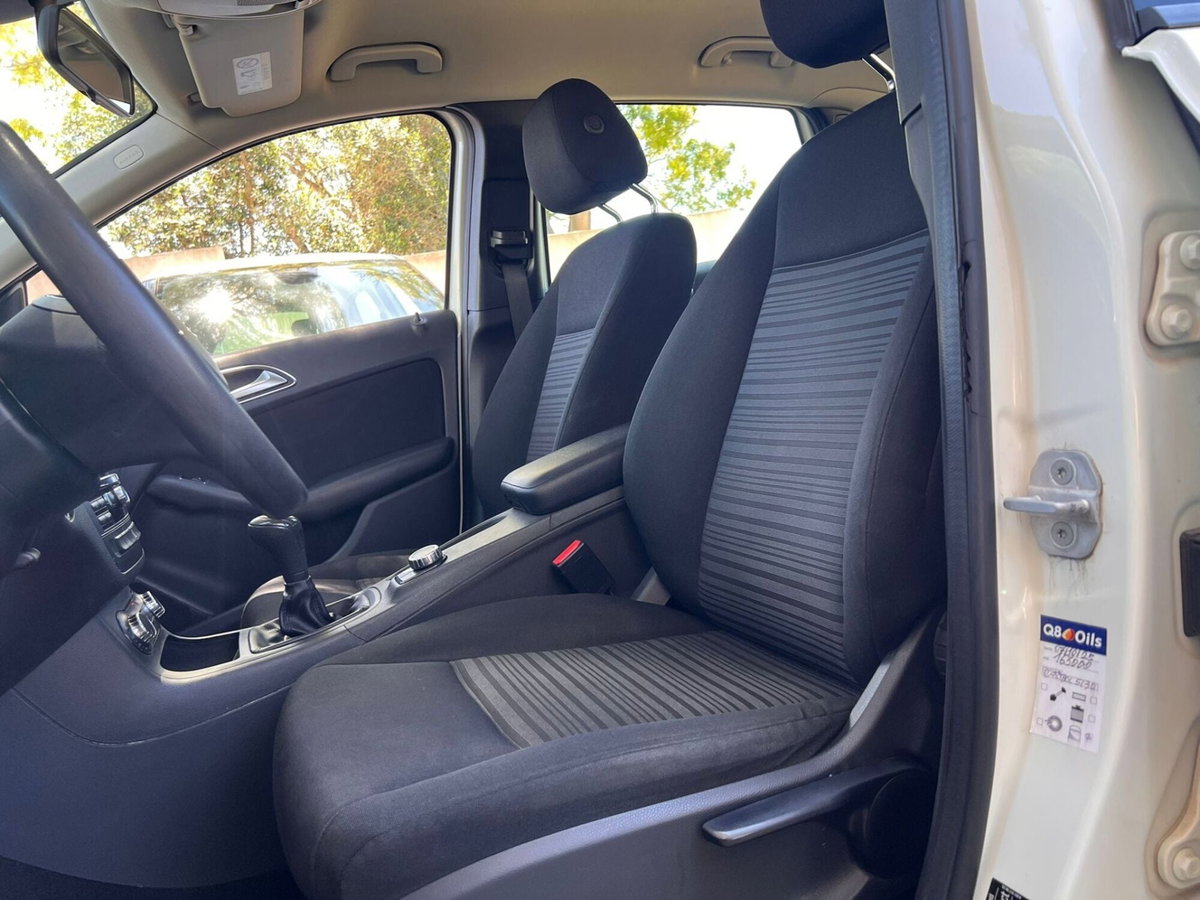 Mercedes-Benz Classe A 160 CDI Automatic Executive (6)