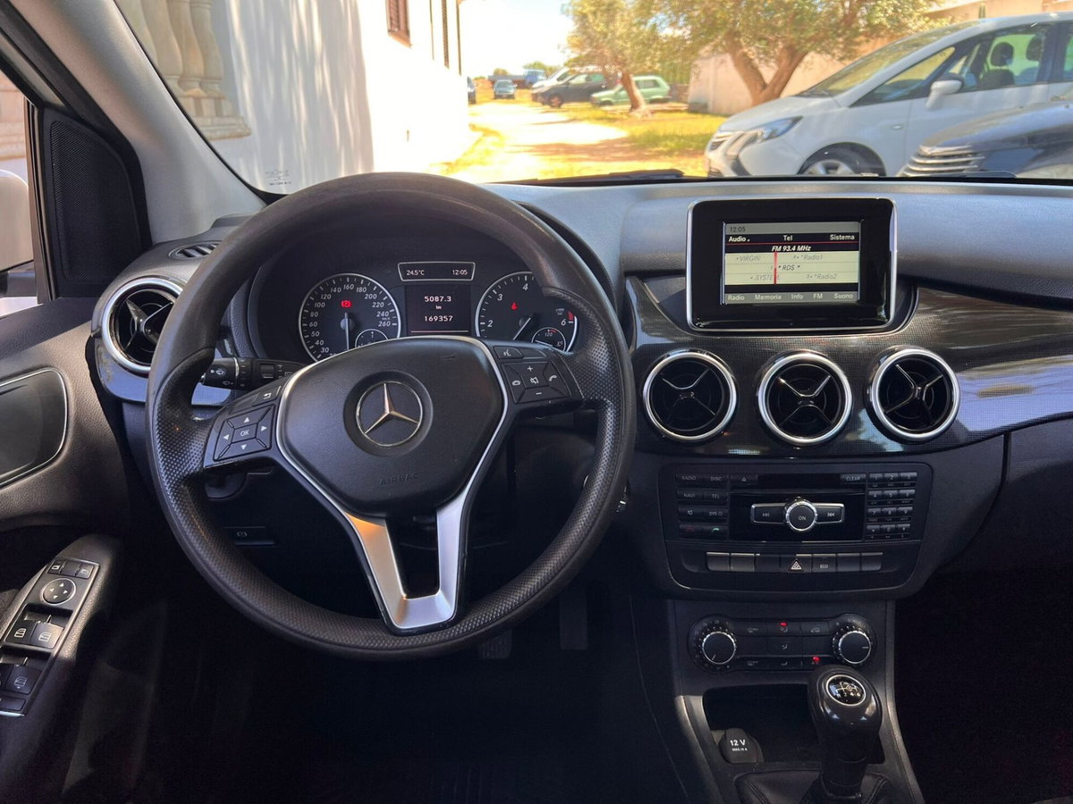 Mercedes-Benz Classe A 160 CDI Automatic Executive (9)