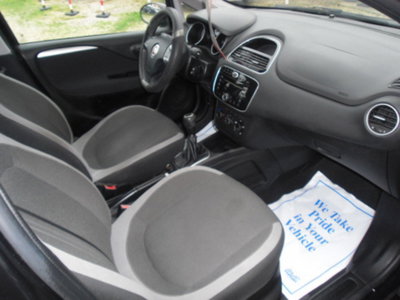 Fiat Punto Evo 1.3 Mjt 95 CV DPF 5 porte S&S Dualogic Emotion (19)