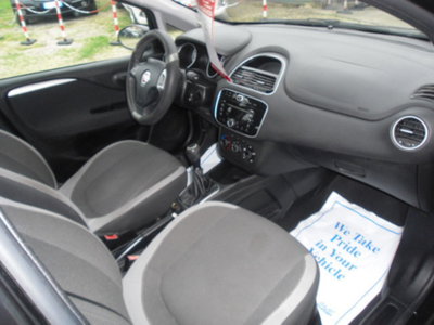 Fiat Punto Evo 1.3 Mjt 95 CV DPF 5 porte S&S Dualogic Emotion (20)