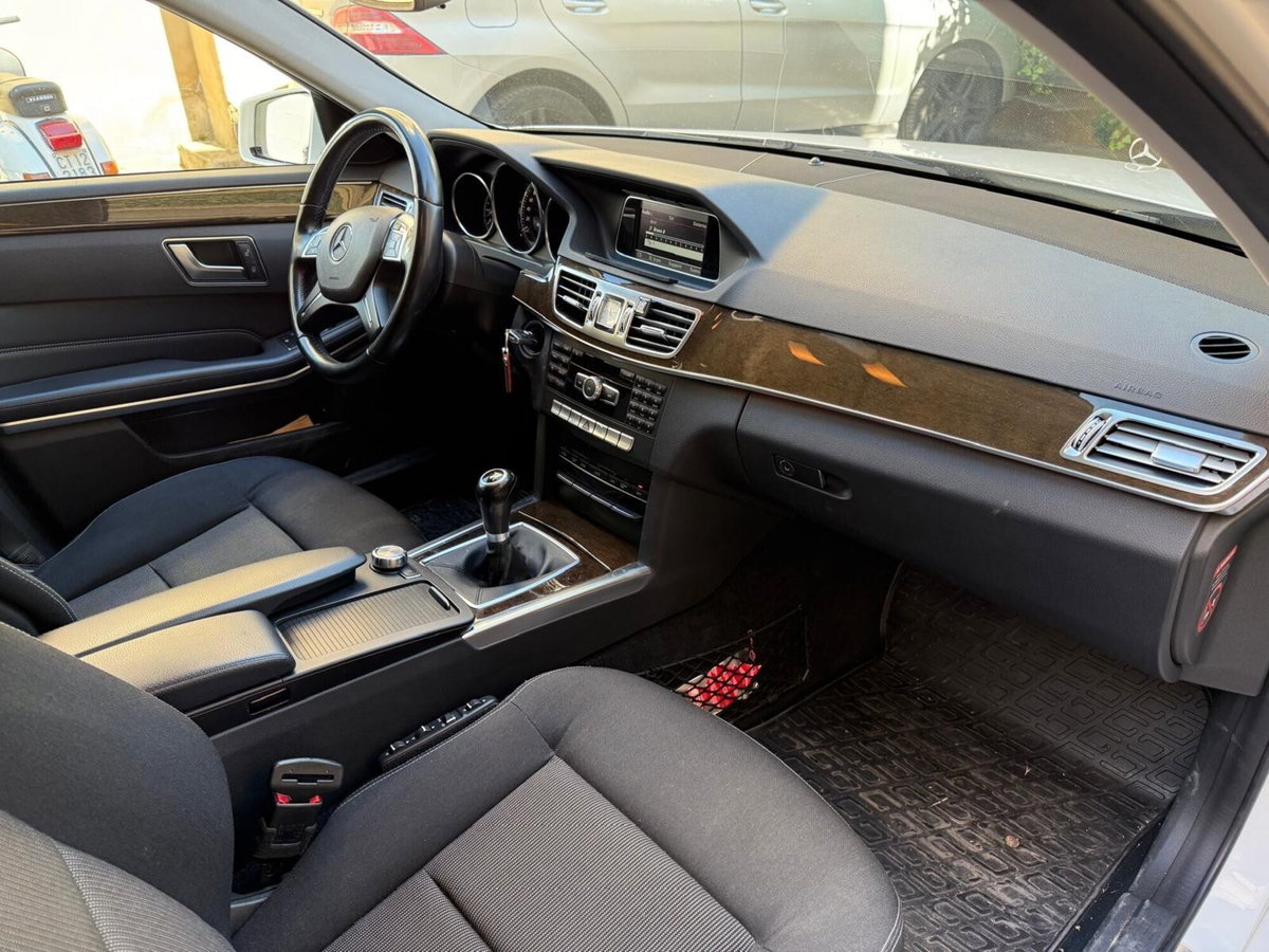 Mercedes-Benz Classe E Station Wagon 200 CDI Executive (11)