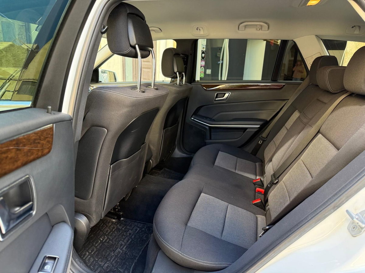 Mercedes-Benz Classe E Station Wagon 200 CDI Executive (13)