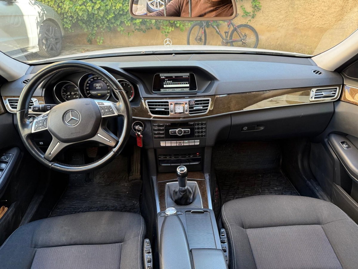 Mercedes-Benz Classe E Station Wagon 200 CDI Executive (9)