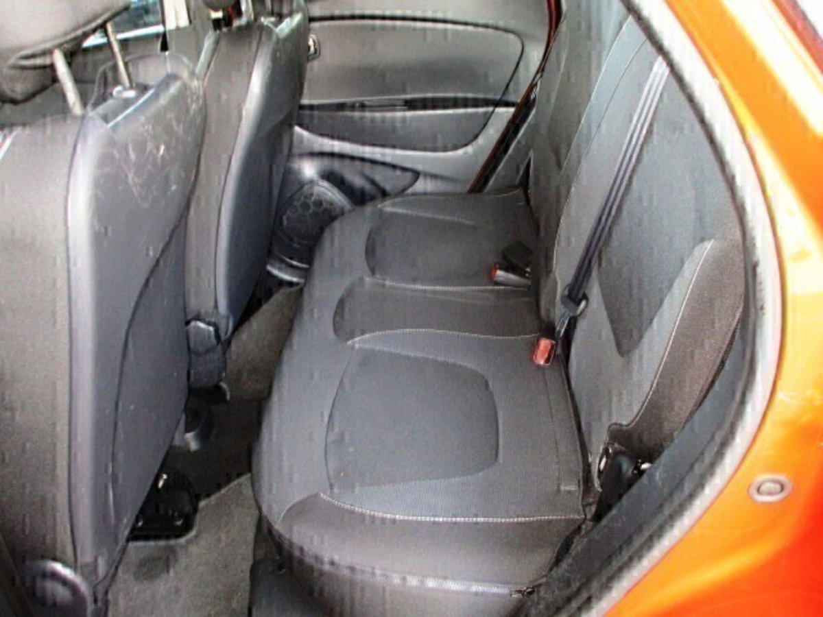 Renault Captur 1.5 dCi 8V 90 CV Start&Stop Live (8)