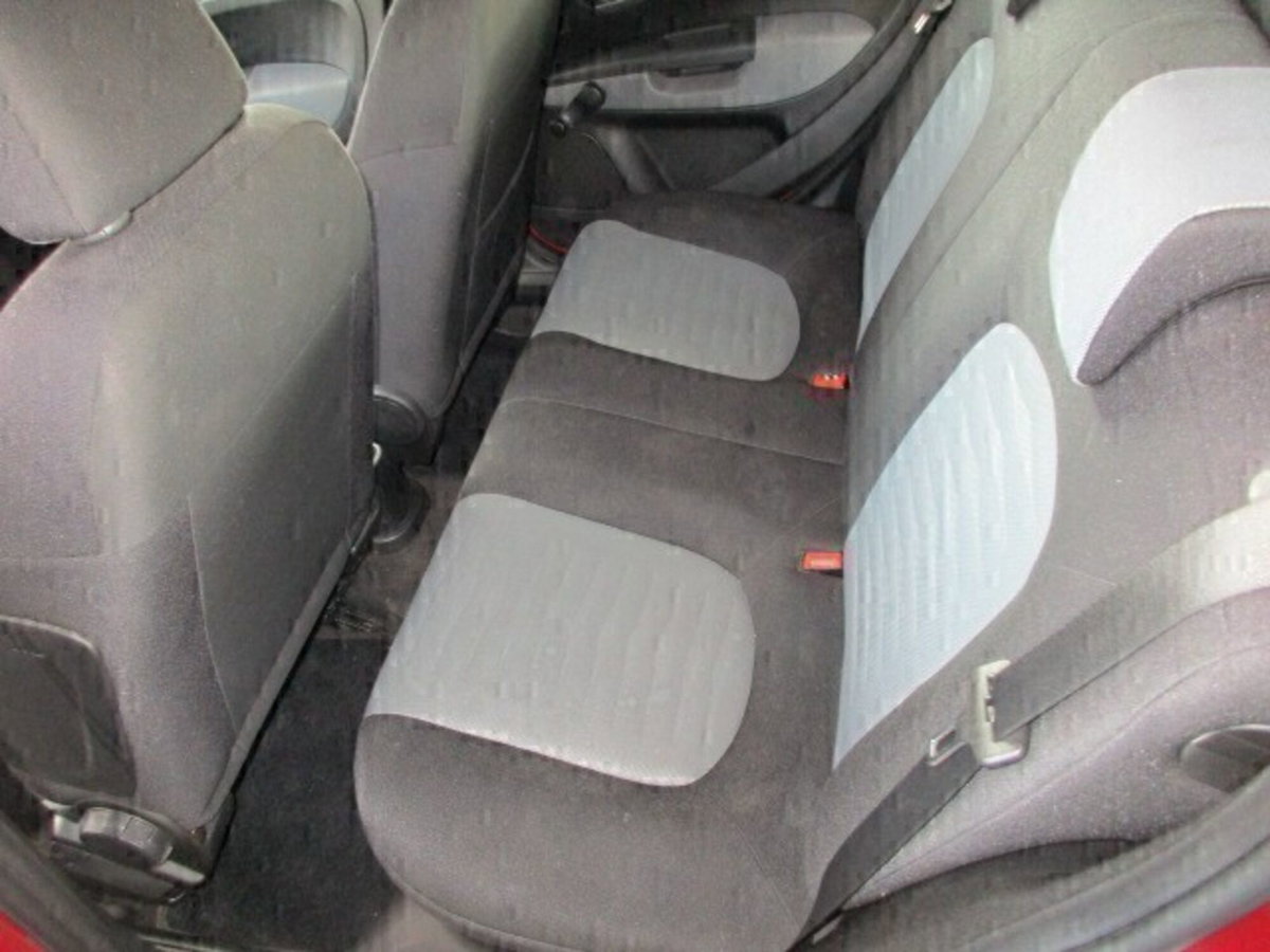 Fiat Grande Punto 1.4 5 porte Dynamic Natural Power (11)