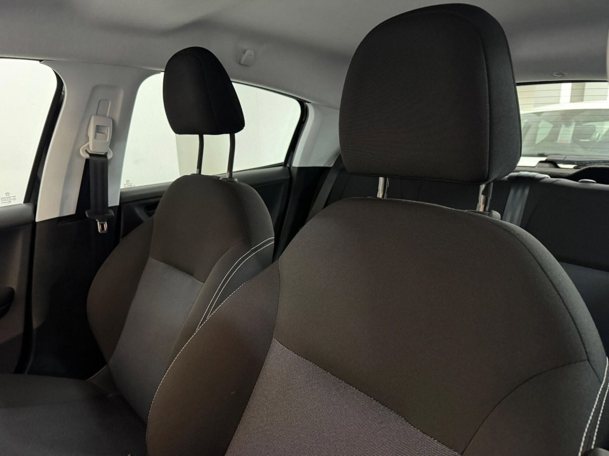 Peugeot 208 68 5 porte Active (11)