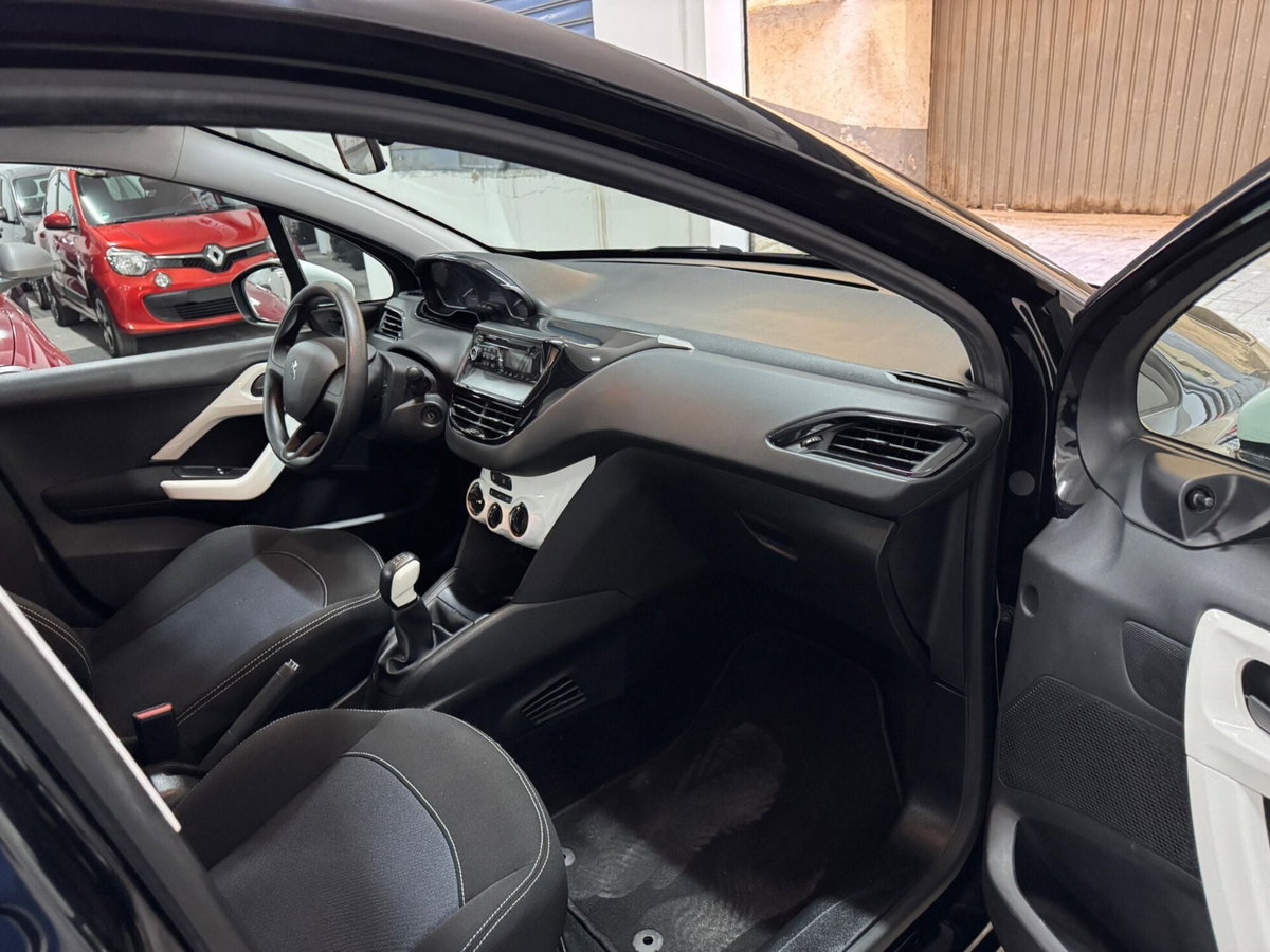 Peugeot 208 68 5 porte Active (19)