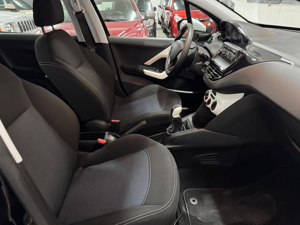 Peugeot 208 68 5 porte Active (20)